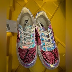 INC big girls Ayra sneakers size 3M